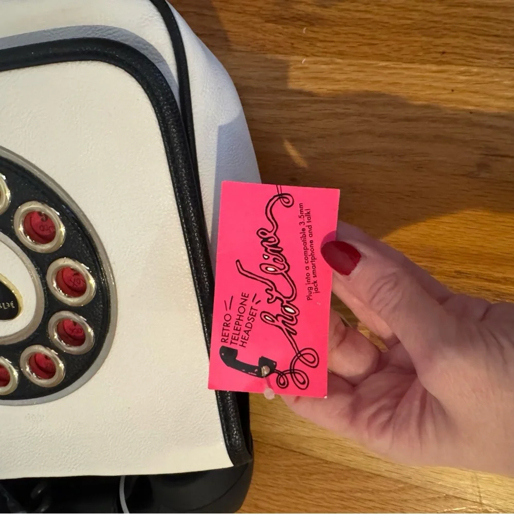 Betsey Johnson White and Black Phone Bag - Picture 6 of 7